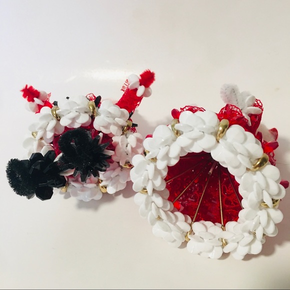 Vintage Safety Pin & Beads Santa & Mrs. Claus - Picture 2 of 3